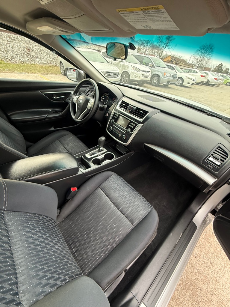 Additional photo of vehicle.