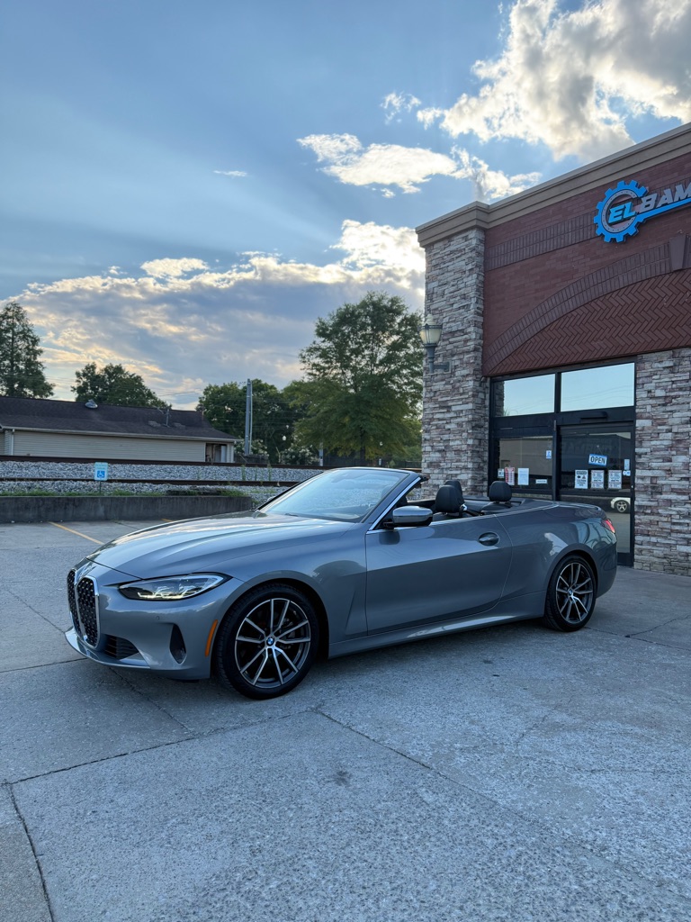 Additional photo of vehicle.