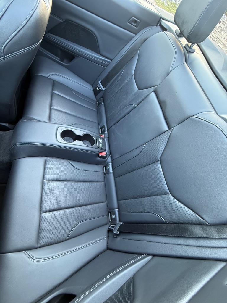 Additional photo of vehicle.