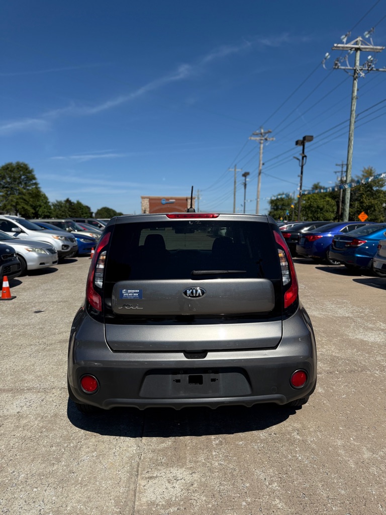 Additional photo of vehicle.