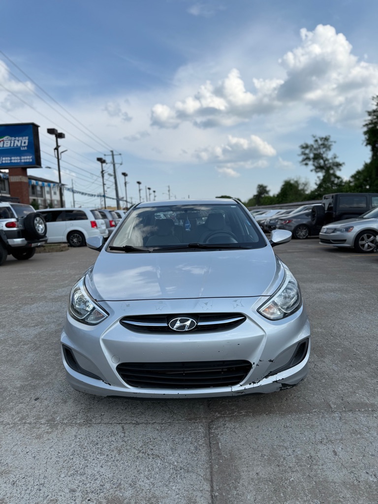 2015 Hyundai Accent GLS 4-Door 6-Speed Automatic's photo