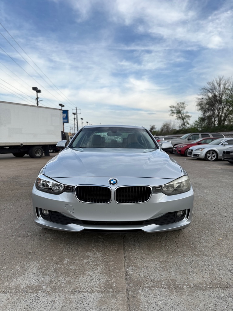 2014 BMW 3 Series 320i Sedan's photo