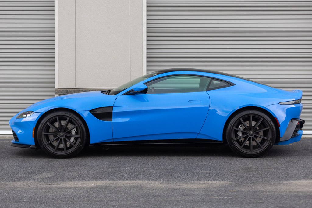 Photo 33 of this ASTON MARTIN VANTAGE