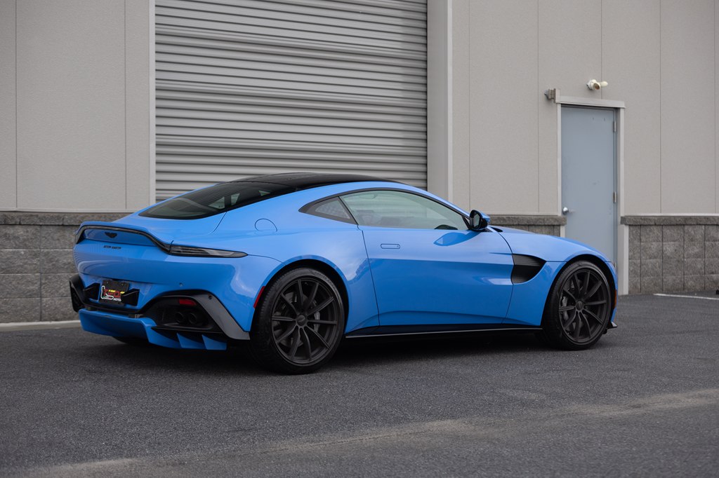 Photo 60 of this ASTON MARTIN VANTAGE