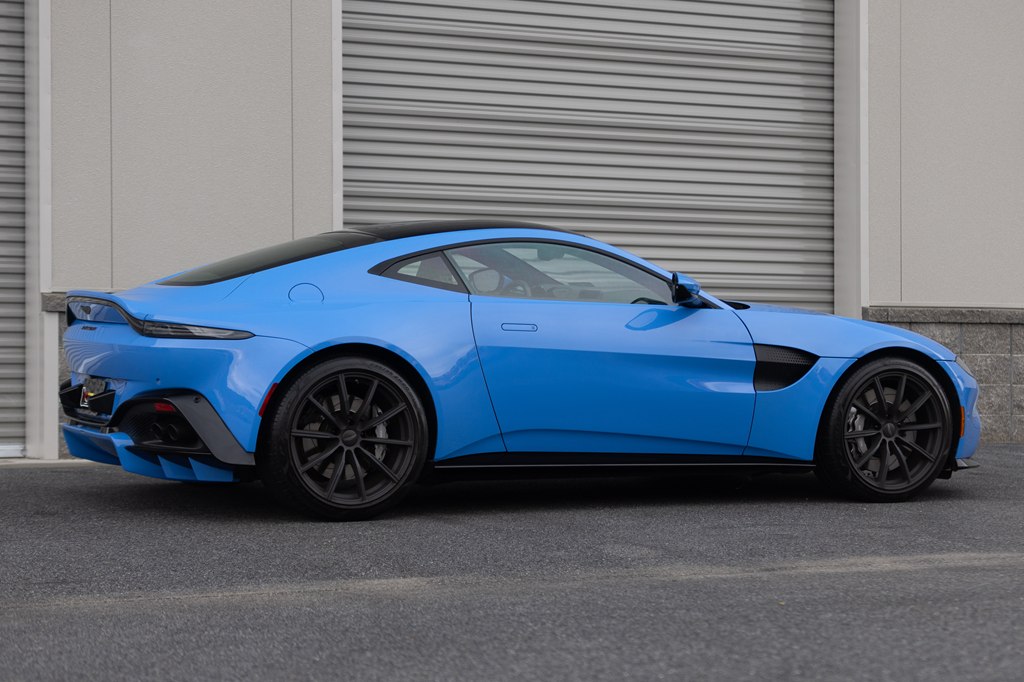 Photo 58 of this ASTON MARTIN VANTAGE