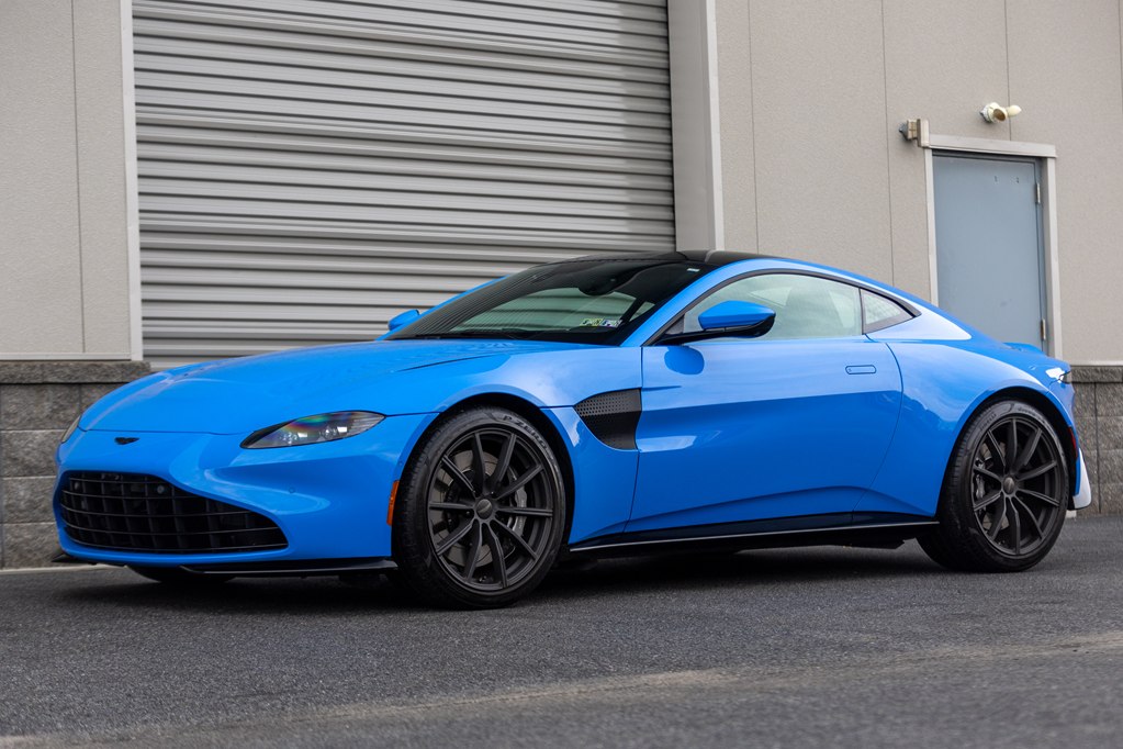 Photo 36 of this ASTON MARTIN VANTAGE