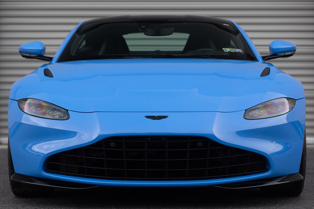 Photo 4 of this ASTON MARTIN VANTAGE