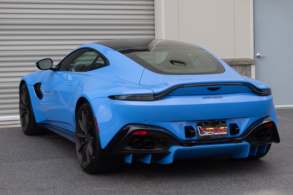 Photo 16 of this ASTON MARTIN VANTAGE