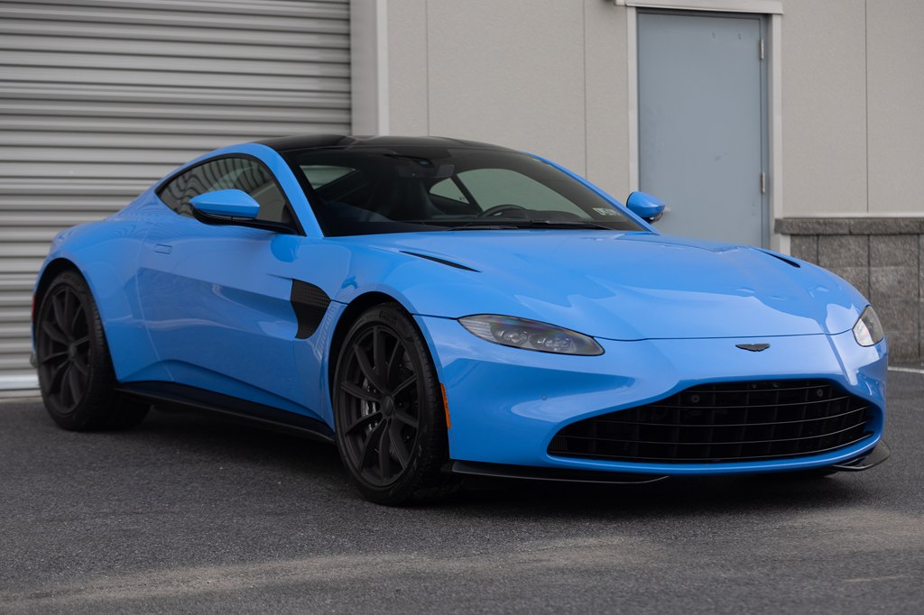 Photo 39 of this ASTON MARTIN VANTAGE