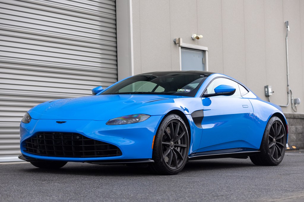Photo 37 of this ASTON MARTIN VANTAGE