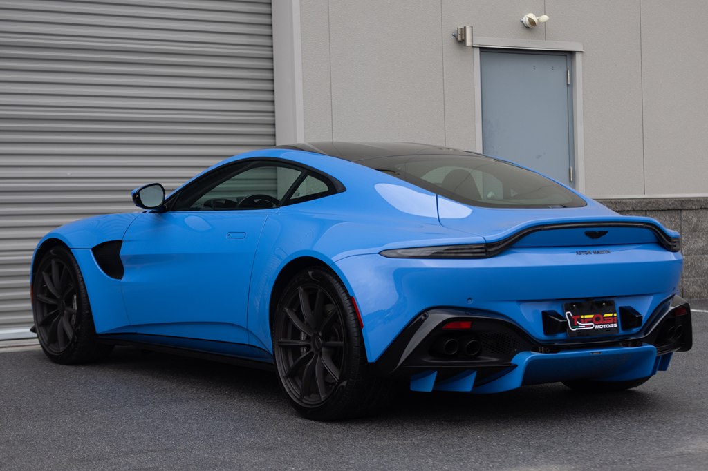 Photo 15 of this ASTON MARTIN VANTAGE