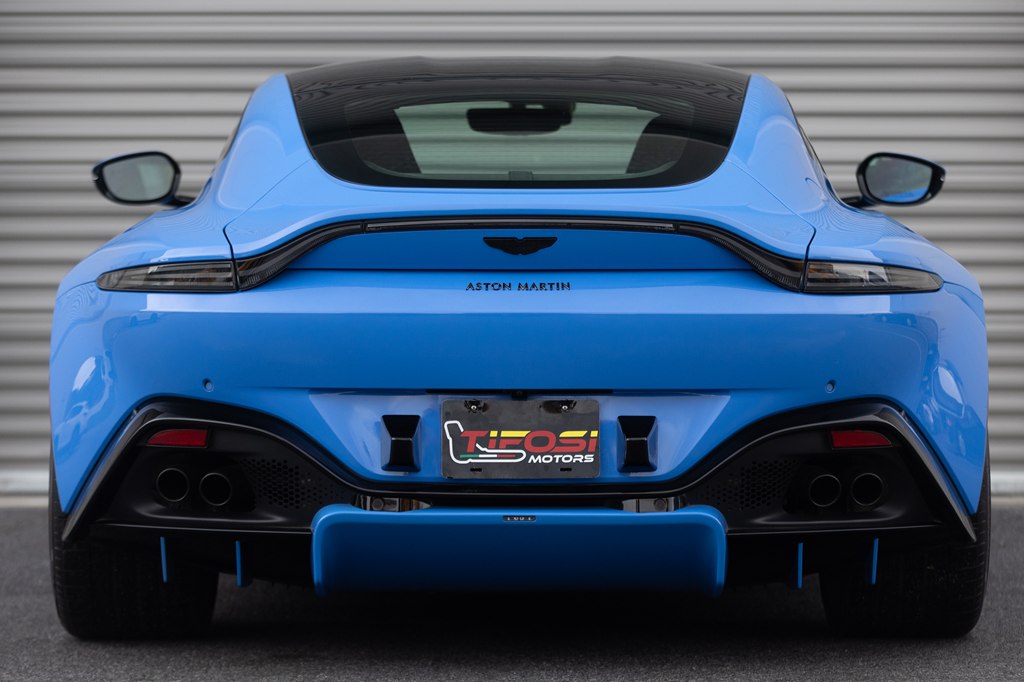 Photo 5 of this ASTON MARTIN VANTAGE