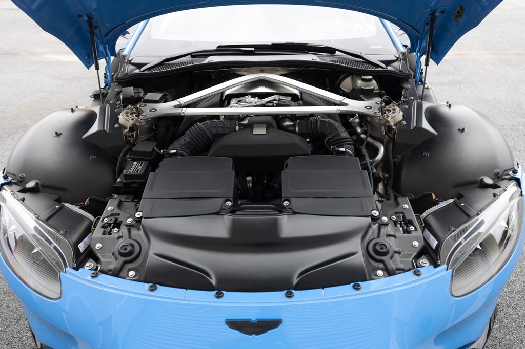 Photo 10 of this ASTON MARTIN VANTAGE
