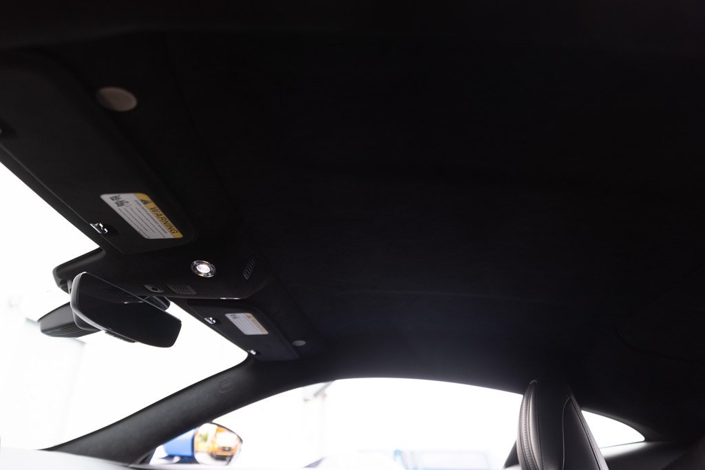 Photo 69 of this ASTON MARTIN VANTAGE