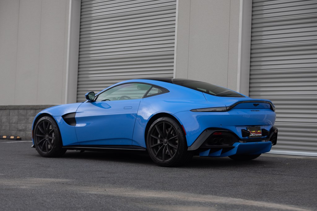 Photo 29 of this ASTON MARTIN VANTAGE