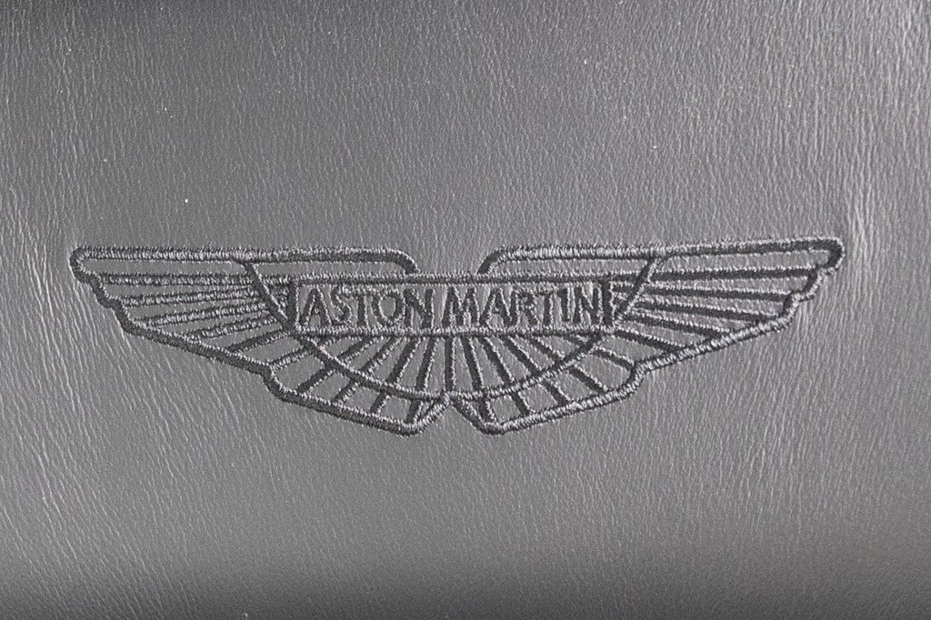 Photo 106 of this ASTON MARTIN VANTAGE