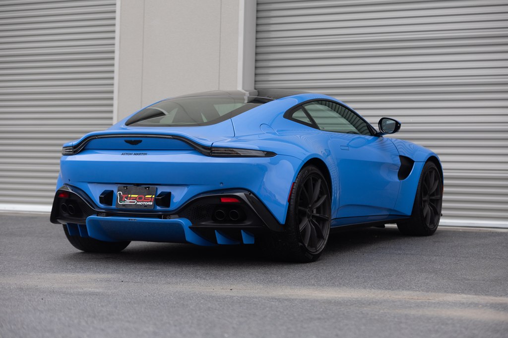 Photo 18 of this ASTON MARTIN VANTAGE