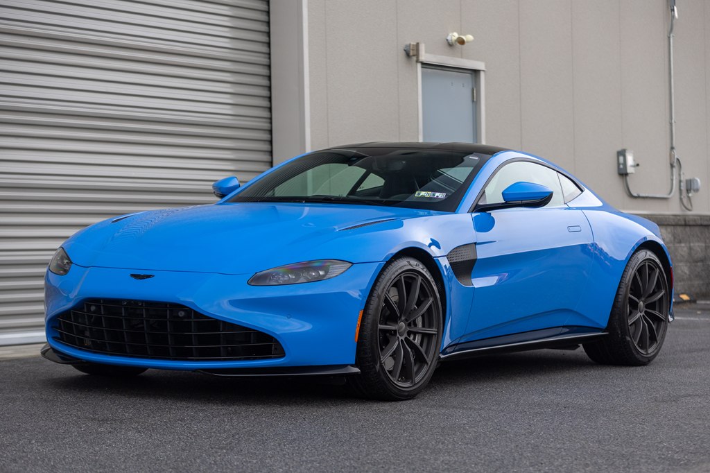 Photo 38 of this ASTON MARTIN VANTAGE