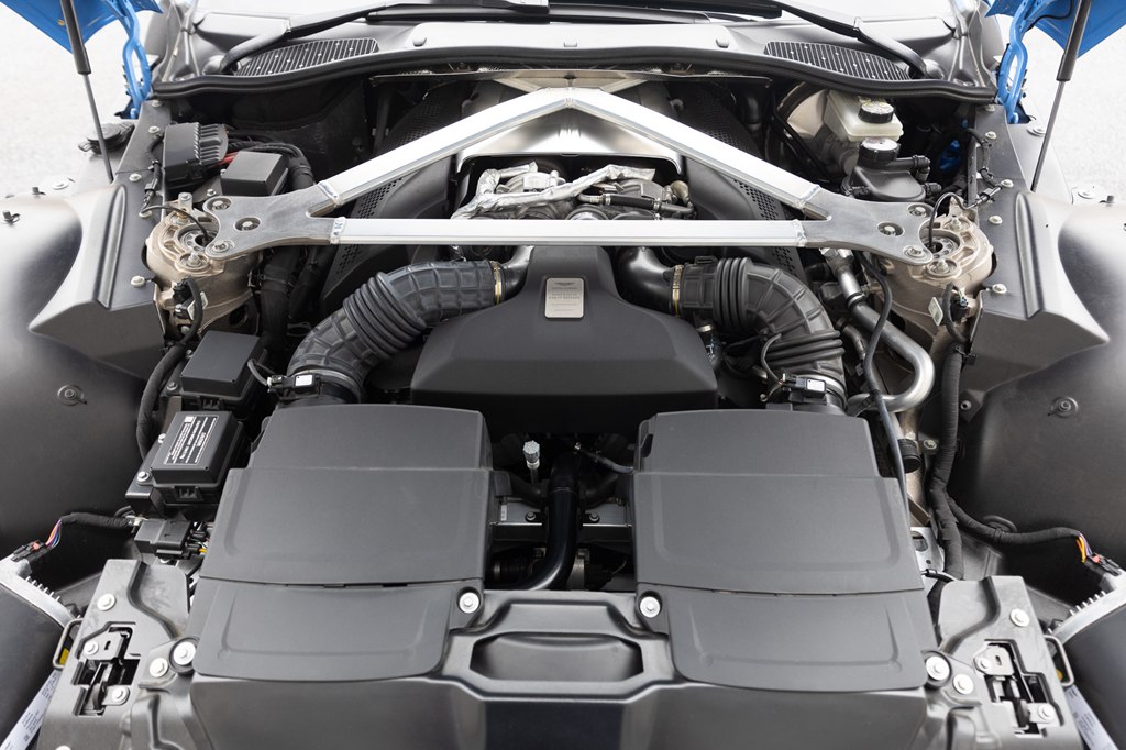 Photo 73 of this ASTON MARTIN VANTAGE