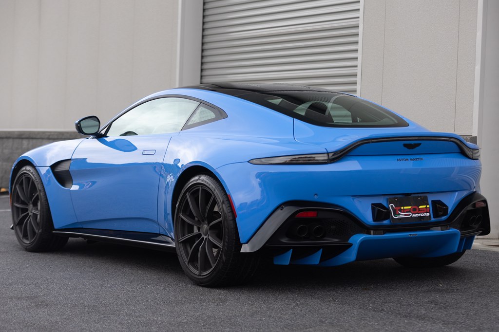 Photo 28 of this ASTON MARTIN VANTAGE