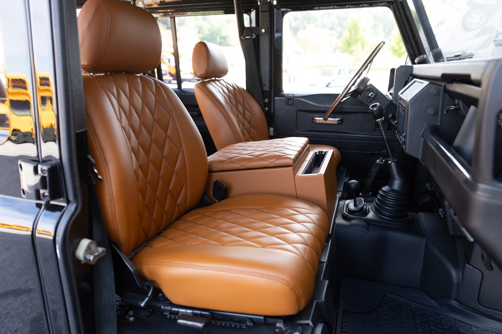 Photo 79 of this LAND ROVER DEFENDER 110