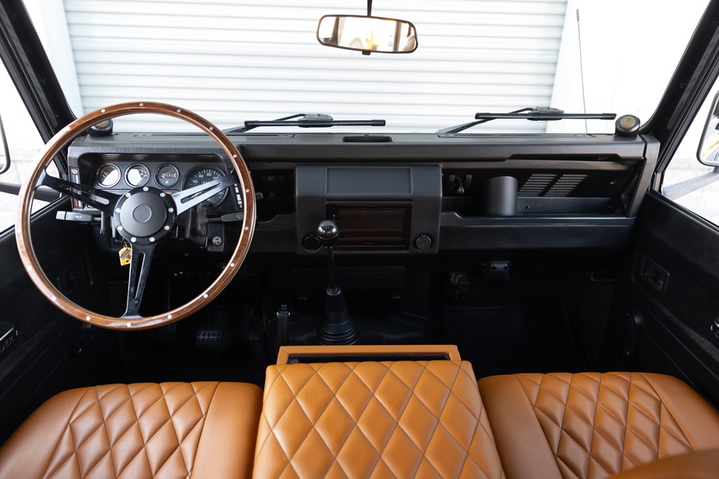 Photo 5 of this LAND ROVER DEFENDER 110