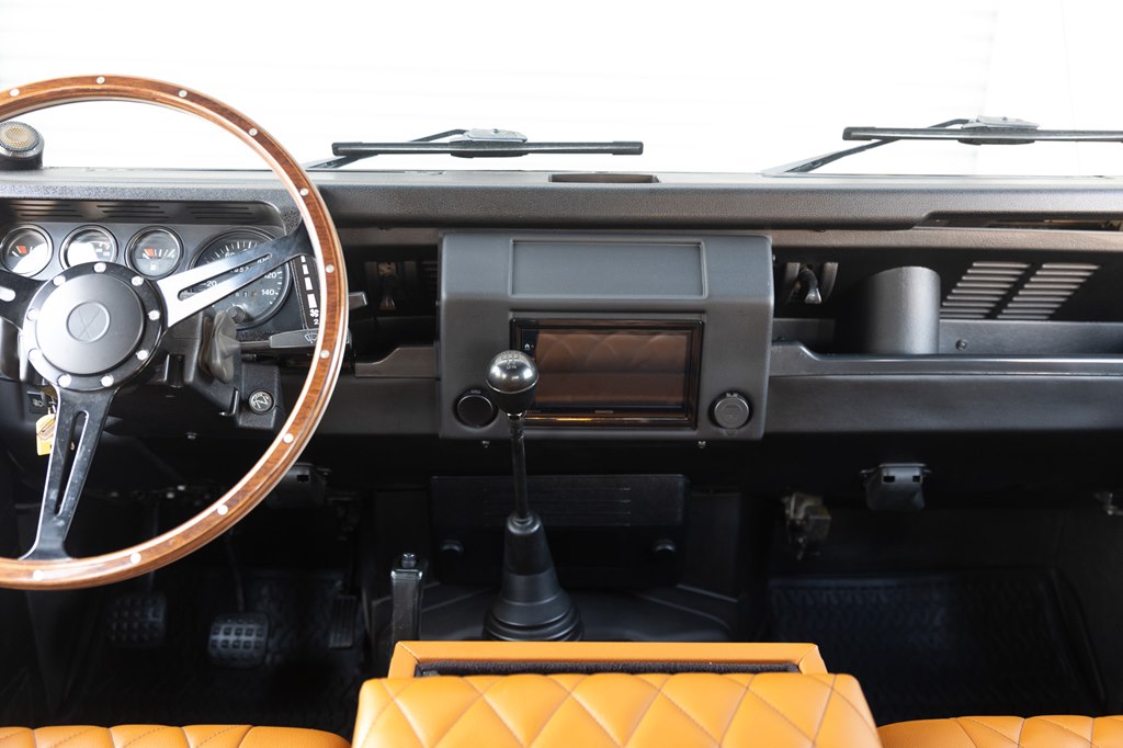 Photo 75 of this LAND ROVER DEFENDER 110