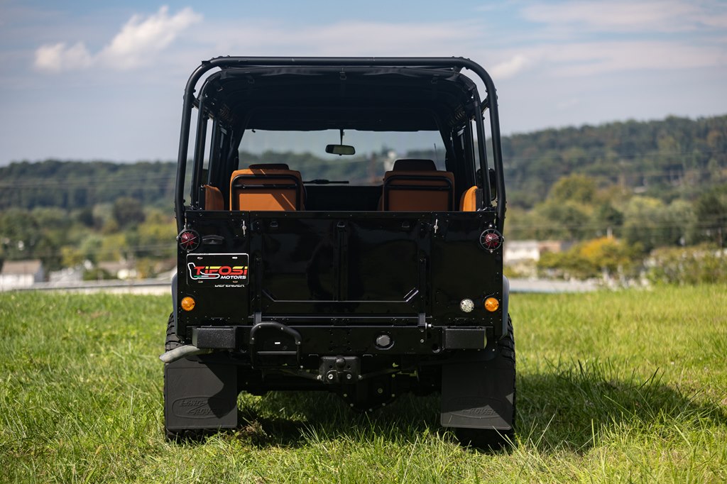 Photo 3 of this LAND ROVER DEFENDER 110