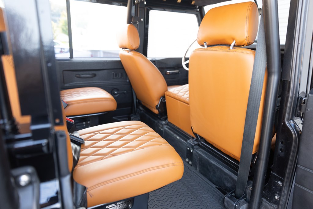 Photo 76 of this LAND ROVER DEFENDER 110