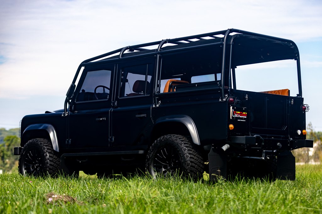 Photo 43 of this LAND ROVER DEFENDER 110