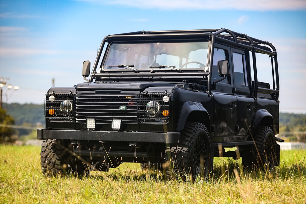 Photo 33 of this LAND ROVER DEFENDER 110