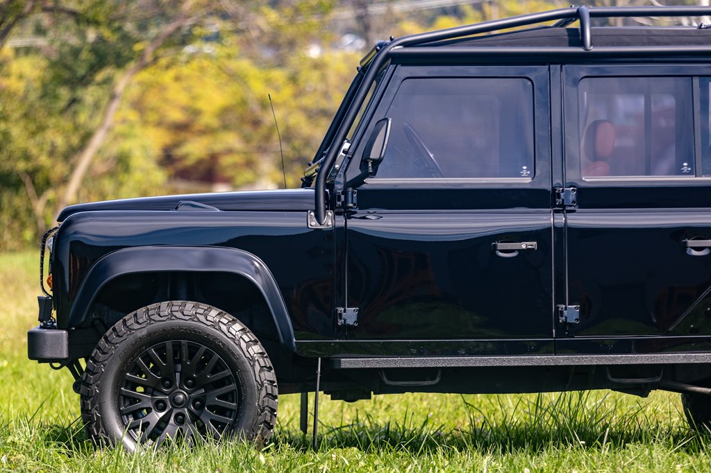Photo 39 of this LAND ROVER DEFENDER 110