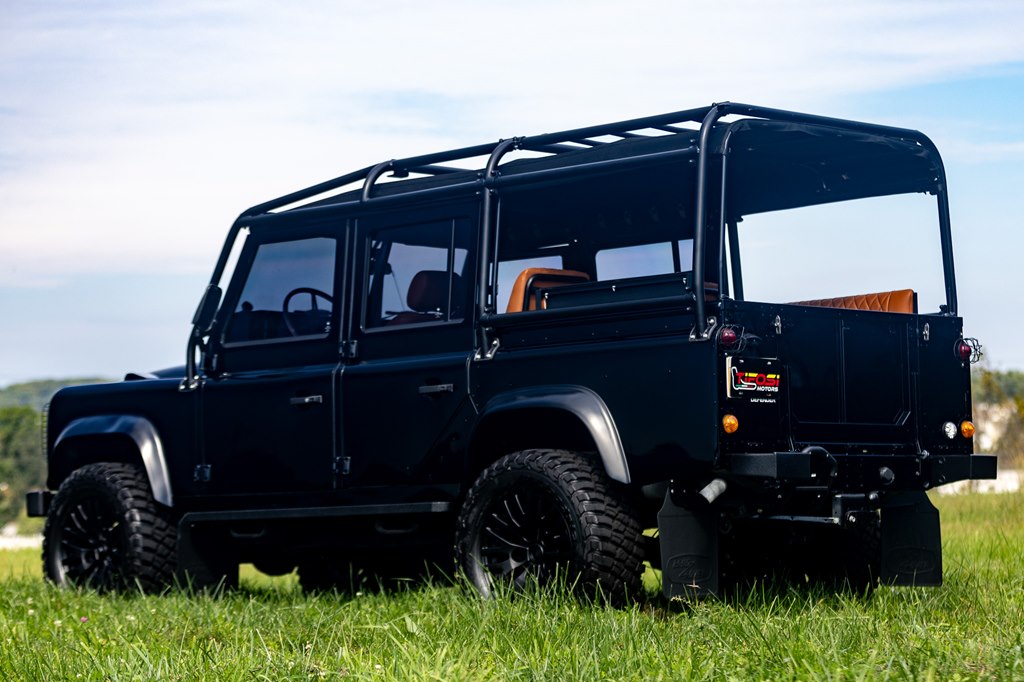 Photo 44 of this LAND ROVER DEFENDER 110