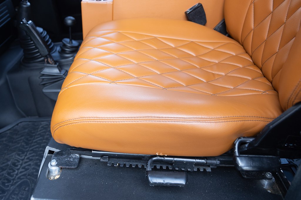 Photo 88 of this LAND ROVER DEFENDER 110