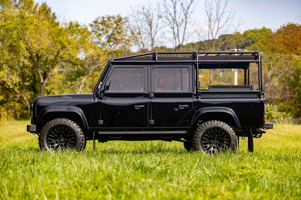 Photo 40 of this LAND ROVER DEFENDER 110