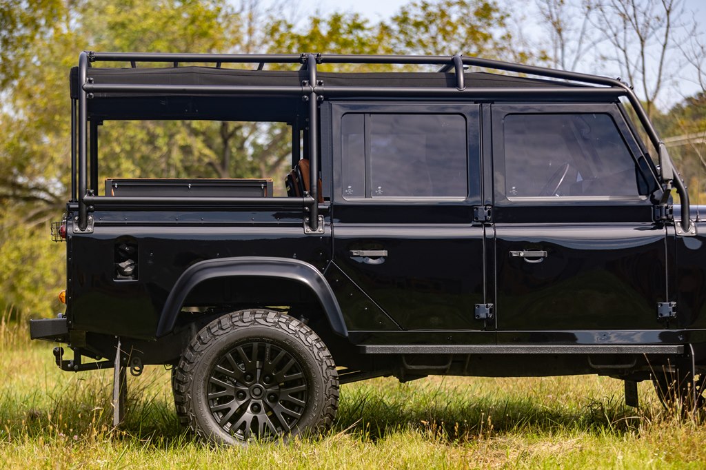 Photo 22 of this LAND ROVER DEFENDER 110