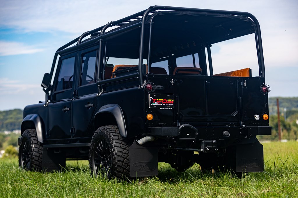 Photo 46 of this LAND ROVER DEFENDER 110