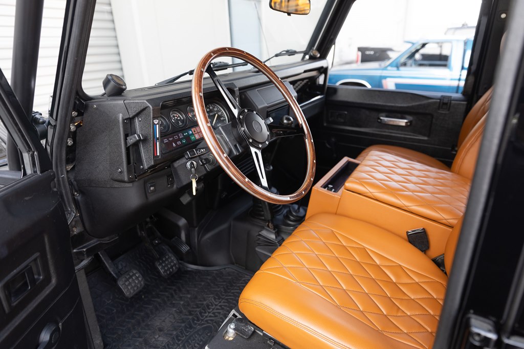 Photo 90 of this LAND ROVER DEFENDER 110