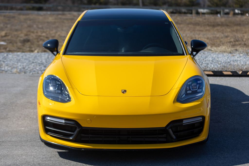 Photo 12 of this PORSCHE PANAMERA