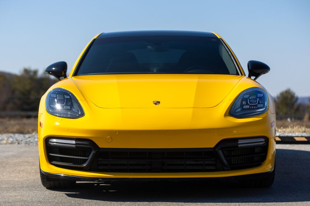 Photo 20 of this PORSCHE PANAMERA
