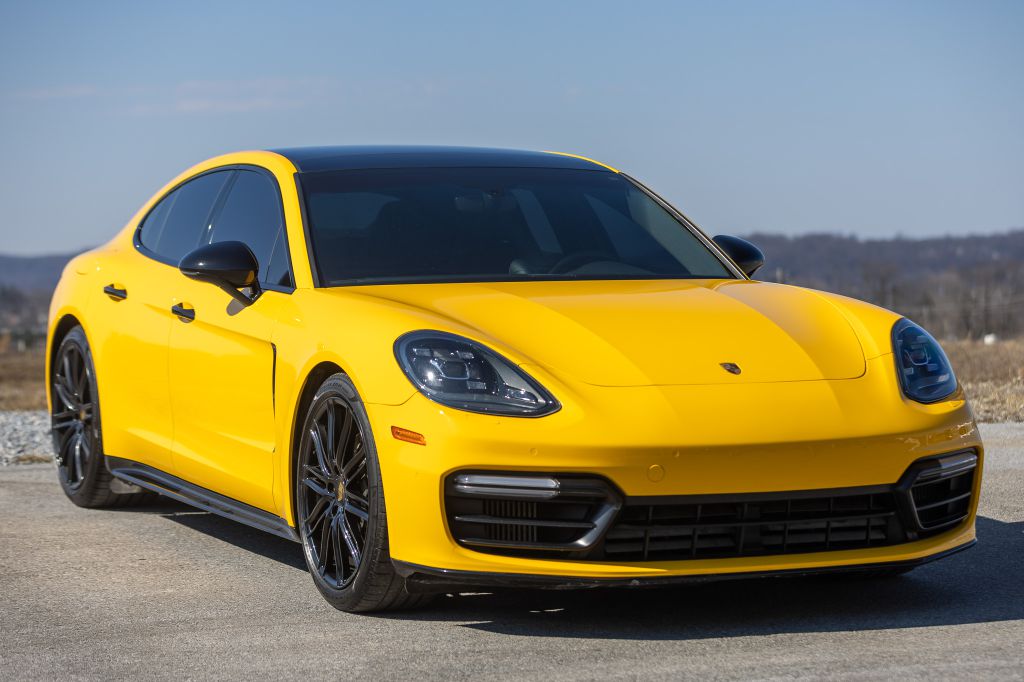 Photo 21 of this PORSCHE PANAMERA
