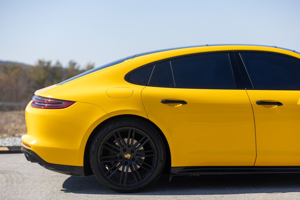 Photo 27 of this PORSCHE PANAMERA