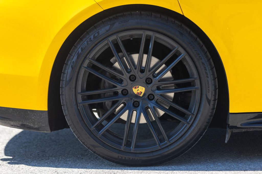 Photo 28 of this PORSCHE PANAMERA