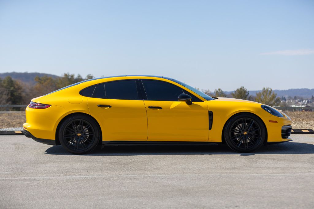 Photo 29 of this PORSCHE PANAMERA