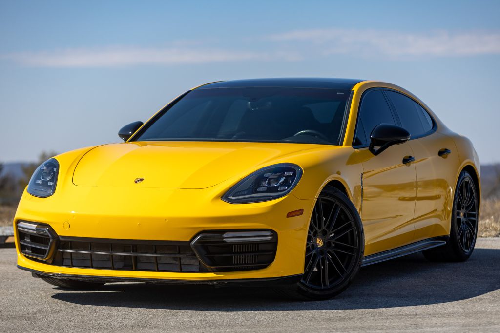 Photo 45 of this PORSCHE PANAMERA