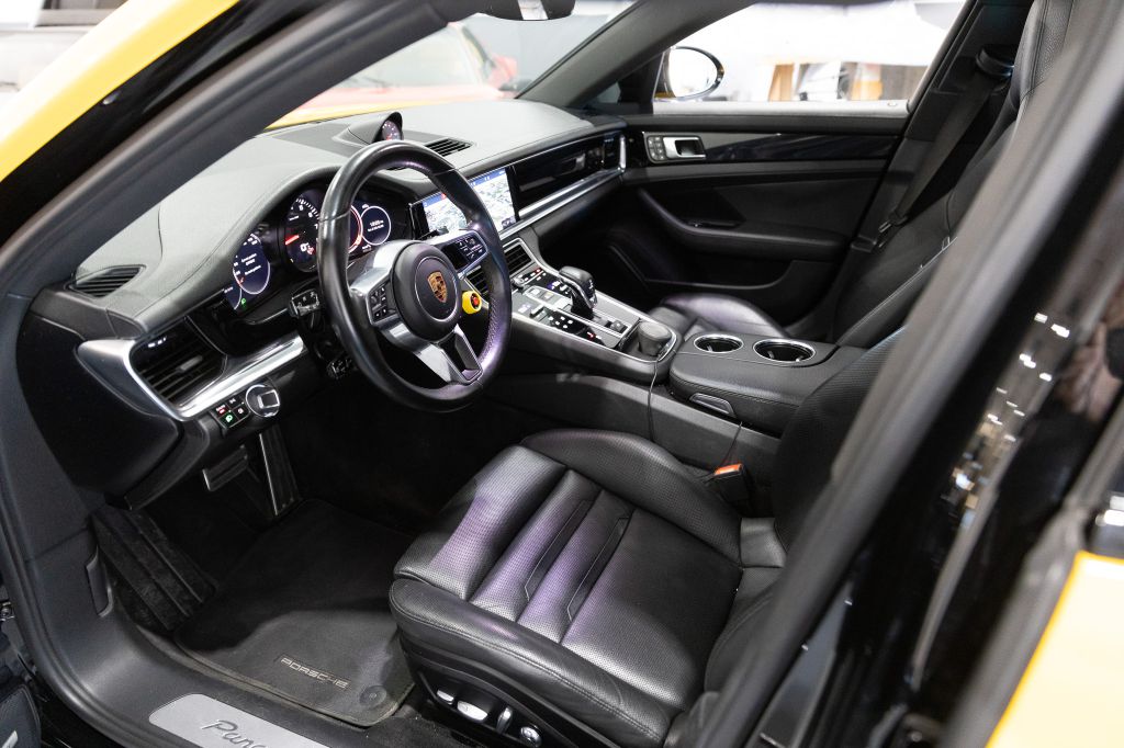 Photo 49 of this PORSCHE PANAMERA