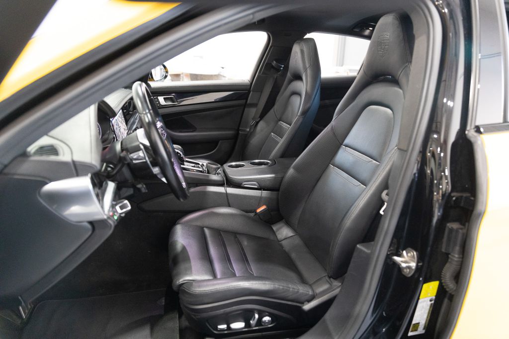 Photo 51 of this PORSCHE PANAMERA
