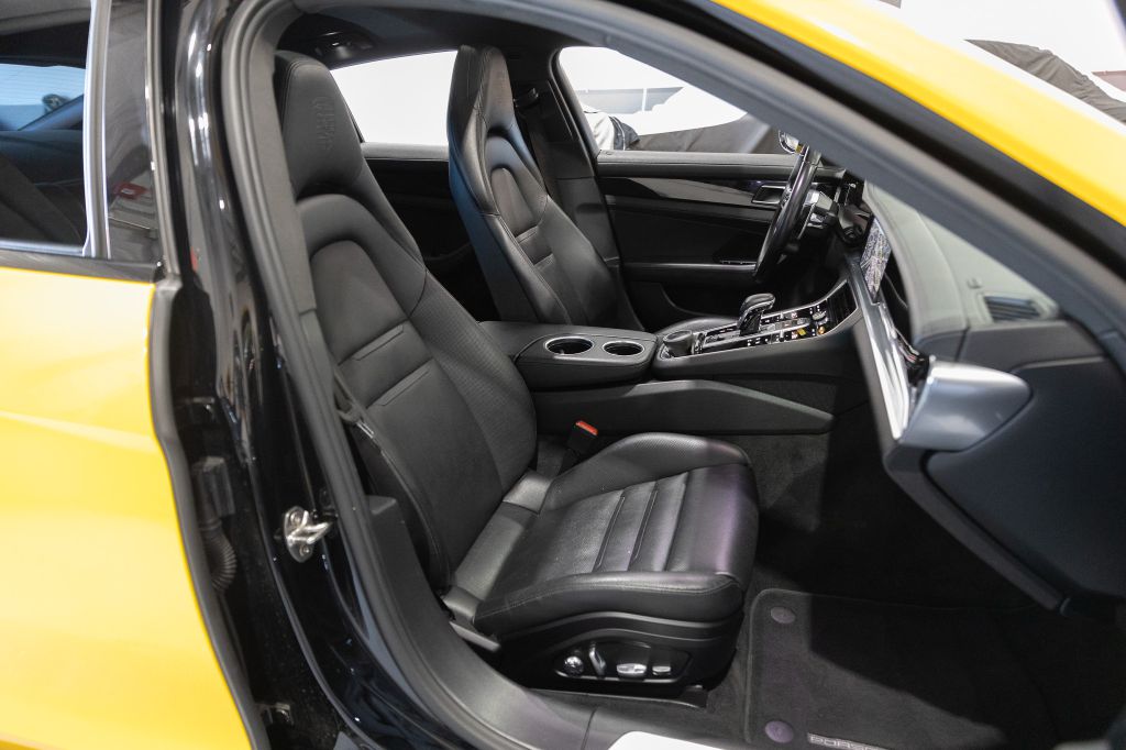 Photo 62 of this PORSCHE PANAMERA