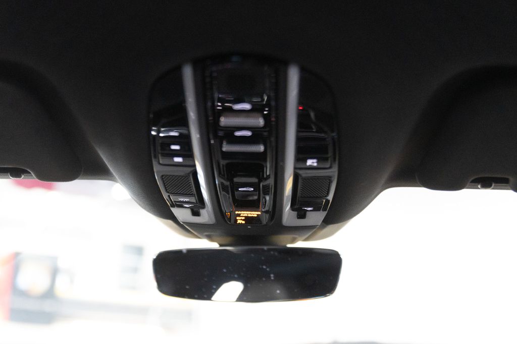 Photo 76 of this PORSCHE PANAMERA