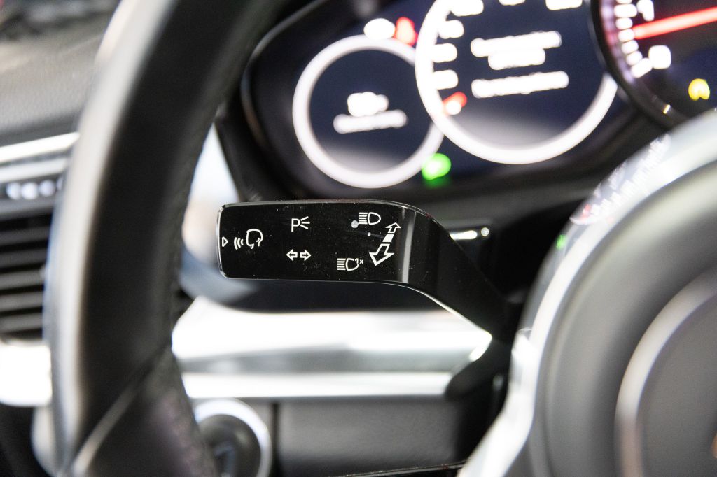 Photo 81 of this PORSCHE PANAMERA